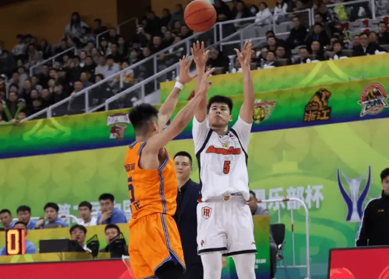 开云登录入口地址-媒体人：上海广东锋线差距过大，广东应抓住窗口期升级阵容